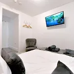 Stylish Studios By Luxestays Fulham