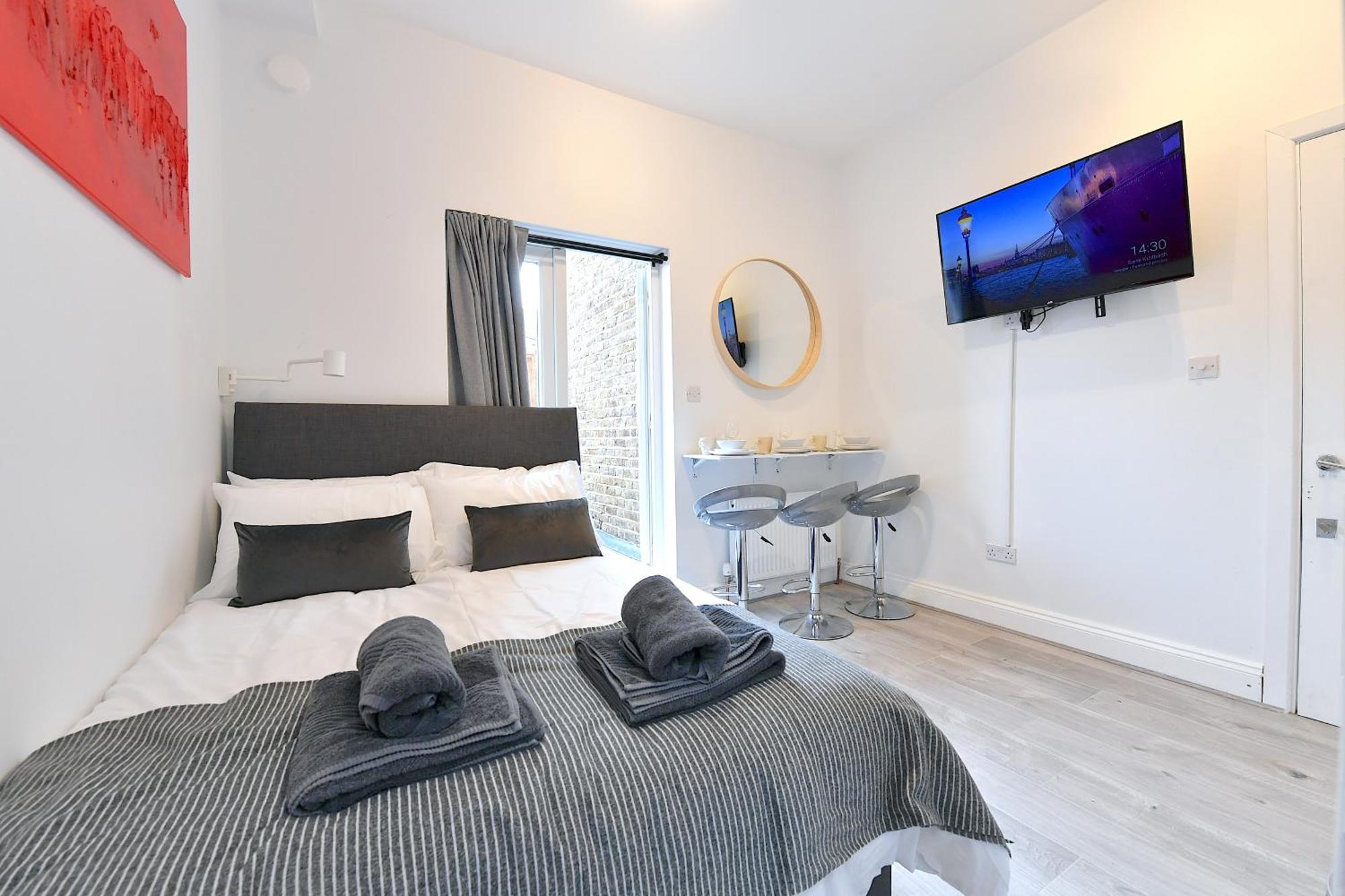 Stylish By Luxestays Fulham London
